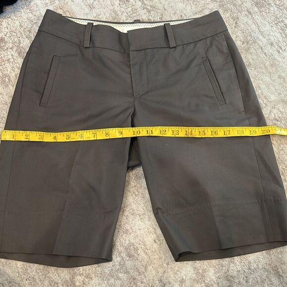 BANANA REPUBLIC Womens 4 Martin Fit Dark Gray 10" Flat Front Shorts - Picture 7 of 7